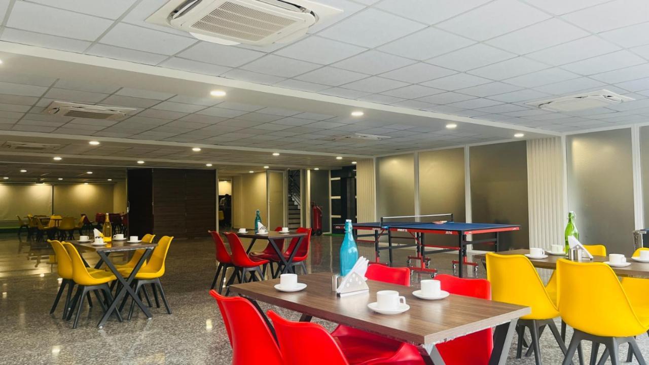 Zen Suites Gurgaon - Luxe Stays Collection Екстер'єр фото