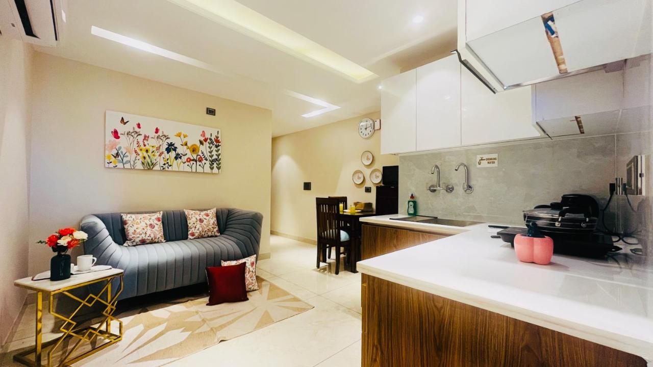 Zen Suites Gurgaon - Luxe Stays Collection Екстер'єр фото